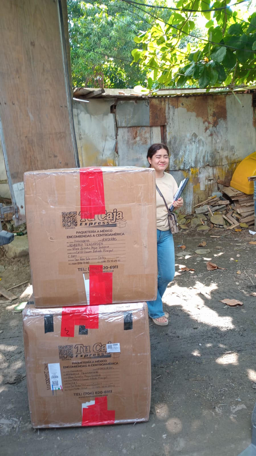 Entrega a familia en Nicaragua